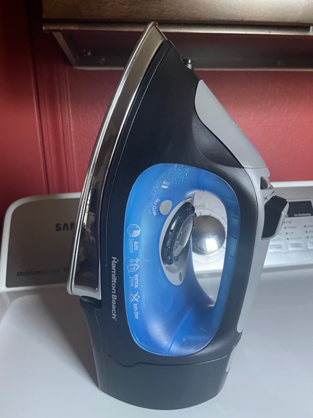 Hamilton Beach Retractable Black and Blue Steam Iron